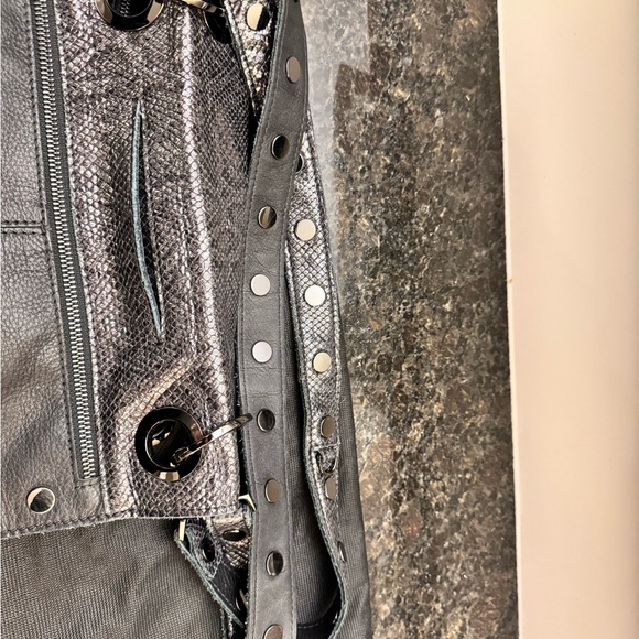 Hammitt- Montana Reversible Crossbody- Large 🖤 - Picture 7 of 11